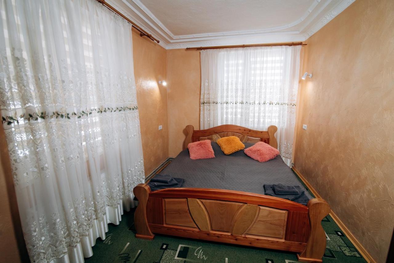Садиба Федорчуків Гірська Хатина 1 Şeşorî Exterior foto